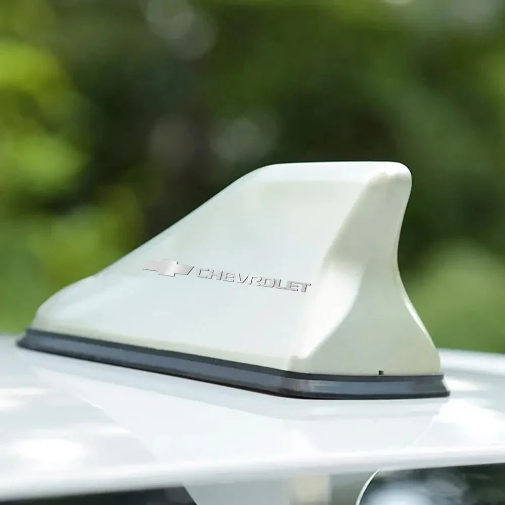 Antena Automotiva Tubarão para Chevrolet – Shark Fin Decorativa com Sinal de Rádio Universal